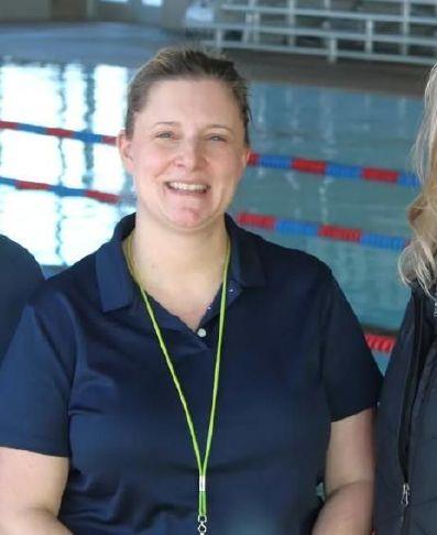 Madras Aquatic Center board discusses director’s pay and job description